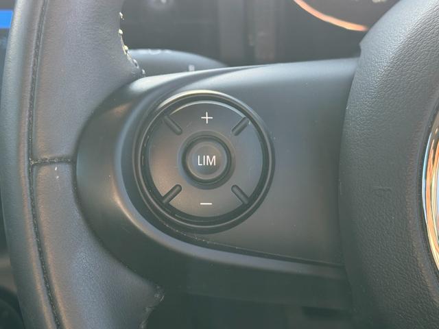 MINI クーパー デジタルPKG ペッパーPKG ヘッドアップD Dアシスト タッチパネルナビ リヤkメラ 15インチAW シートヒーター コンフォートアクセスLEDヘッドライト 1オーナー 禁煙車(18枚目)