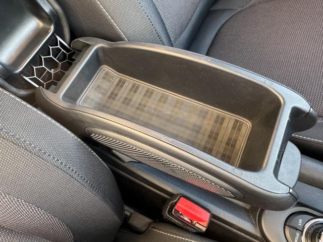 MINI クーパー デジタルPKG ペッパーPKG ヘッドアップD Dアシスト タッチパネルナビ リヤkメラ 15インチAW シートヒーター コンフォートアクセスLEDヘッドライト 1オーナー 禁煙車(30枚目)