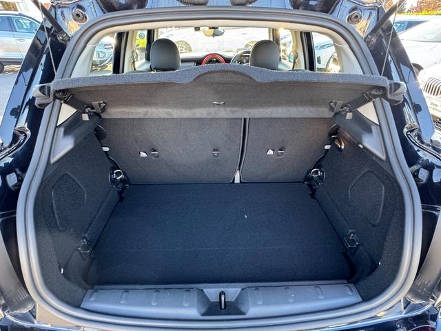 MINI クーパー デジタルPKG ペッパーPKG ヘッドアップD Dアシスト タッチパネルナビ リヤkメラ 15インチAW シートヒーター コンフォートアクセスLEDヘッドライト 1オーナー 禁煙車(37枚目)