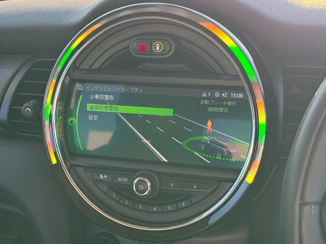 MINI クーパー デジタルPKG ペッパーPKG ヘッドアップD Dアシスト タッチパネルナビ リヤkメラ 15インチAW シートヒーター コンフォートアクセスLEDヘッドライト 1オーナー 禁煙車(51枚目)