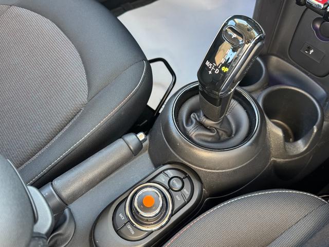 MINI クーパー デジタルPKG ペッパーPKG ヘッドアップD Dアシスト タッチパネルナビ リヤkメラ 15インチAW シートヒーター コンフォートアクセスLEDヘッドライト 1オーナー 禁煙車(68枚目)