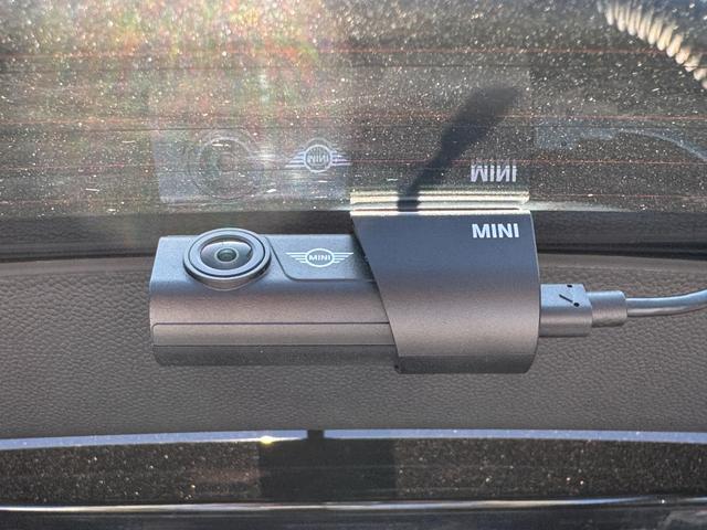 MINI クーパー デジタルPKG ペッパーPKG ヘッドアップD Dアシスト タッチパネルナビ リヤkメラ 15インチAW シートヒーター コンフォートアクセスLEDヘッドライト 1オーナー 禁煙車(80枚目)