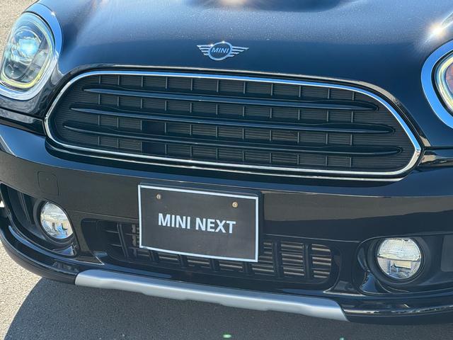 ＭＩＮＩ クーパーＤ　クロスオーバー　ペッパーＰＫＧ　ＡＬＬ４エクステリア　タッチパネルナビ　リヤカメラ　電動リヤゲート　黒１８インチＡＷ　ＡＣＣ　ドライビングアシスト　Ｂｌｕｅｔｏｏｔｈ　ＥＴＣ　カバナシート　１オーナ　禁煙車（9枚目）