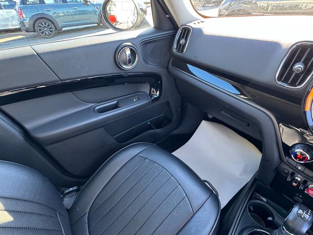 ＭＩＮＩ クーパーＤ　クロスオーバー　ペッパーＰＫＧ　ＡＬＬ４エクステリア　タッチパネルナビ　リヤカメラ　電動リヤゲート　黒１８インチＡＷ　ＡＣＣ　ドライビングアシスト　Ｂｌｕｅｔｏｏｔｈ　ＥＴＣ　カバナシート　１オーナ　禁煙車（24枚目）