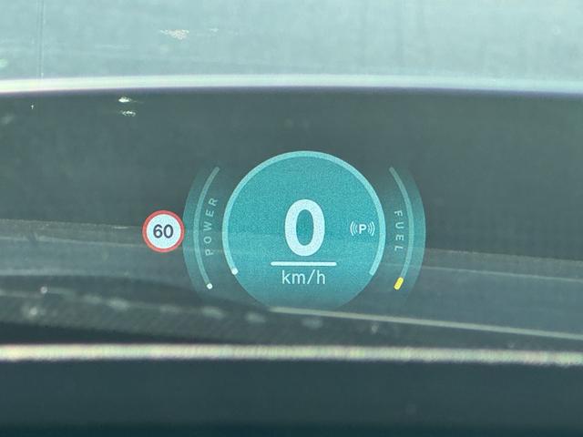 ＭＩＮＩ クーパーＣ　フェイバリット・トリム　ベスキン紺シート　シートヒーター　ステアリングヒーター　１７ＡＷ　ヘッドアップＤ　ＡＣＣ　Ｄアシスト　タッチパネルナビ　アップルカープレイ　リヤカメラ　ワイヤレスチャージ　Ｂｌｕｅｔｏｏｔｈ　ＥＴＣ（19枚目）