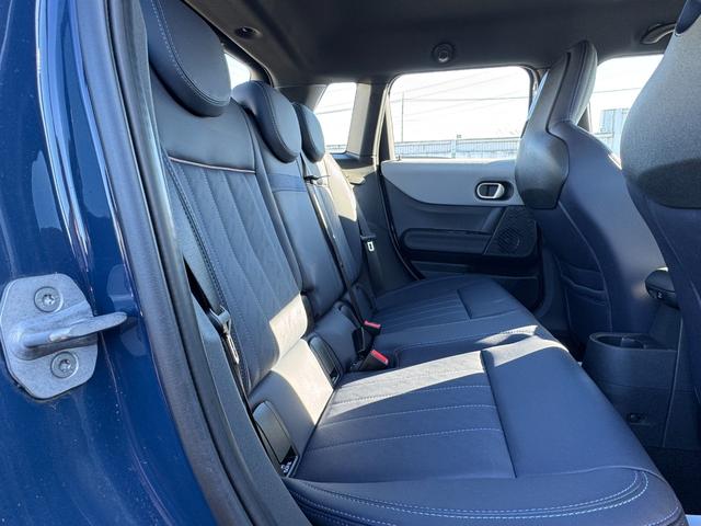 ＭＩＮＩ クーパーＣ　フェイバリット・トリム　ベスキン紺シート　シートヒーター　ステアリングヒーター　１７ＡＷ　ヘッドアップＤ　ＡＣＣ　Ｄアシスト　タッチパネルナビ　アップルカープレイ　リヤカメラ　ワイヤレスチャージ　Ｂｌｕｅｔｏｏｔｈ　ＥＴＣ（37枚目）