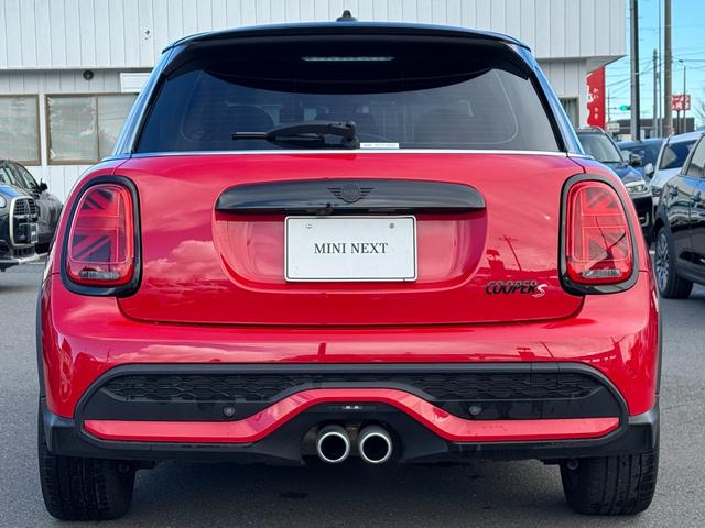ＭＩＮＩ クーパーＳプレミアムプラスパッケージクラシックトリム　ヘッドアップＤ　クルコン　Ｄアシスト　アップルカープレイ　リヤカメラ　１７インチＡＷ　黒半革シート　シートヒーター　ワイヤレスチャージ　Ｂｌｕｅｔｏｏｔｈ　ＥＴＣ２．０　１オーナー　禁煙車（11枚目）