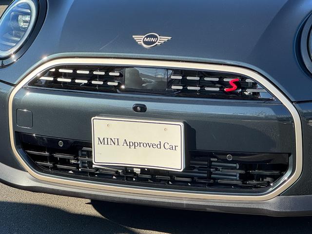 ＭＩＮＩ クーパーＳ　フェイバリット・トリム　弊社レンタ登録デモカー　Ｍパッケージ　ベスキンベージュシート　シートヒーター　ステアリングヒーター　タッチパネルナビ　全周囲カメラ　ハーマンカードン　ヘッドアップＤ　ＡＣＣ　Ｄアシスト　１８ＡＷ　禁煙（9枚目）