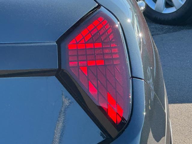 ＭＩＮＩ クーパーＳ　フェイバリット・トリム　弊社レンタ登録デモカー　Ｍパッケージ　ベスキンベージュシート　シートヒーター　ステアリングヒーター　タッチパネルナビ　全周囲カメラ　ハーマンカードン　ヘッドアップＤ　ＡＣＣ　Ｄアシスト　１８ＡＷ　禁煙（12枚目）