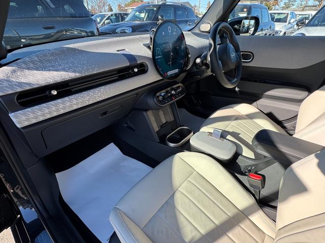 ＭＩＮＩ クーパーＳ　フェイバリット・トリム　弊社レンタ登録デモカー　Ｍパッケージ　ベスキンベージュシート　シートヒーター　ステアリングヒーター　タッチパネルナビ　全周囲カメラ　ハーマンカードン　ヘッドアップＤ　ＡＣＣ　Ｄアシスト　１８ＡＷ　禁煙（40枚目）