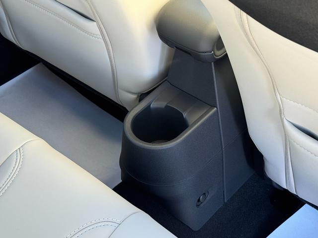 ＭＩＮＩ クーパーＳ　フェイバリット・トリム　弊社レンタ登録デモカー　Ｍパッケージ　ベスキンベージュシート　シートヒーター　ステアリングヒーター　タッチパネルナビ　全周囲カメラ　ハーマンカードン　ヘッドアップＤ　ＡＣＣ　Ｄアシスト　１８ＡＷ　禁煙（42枚目）