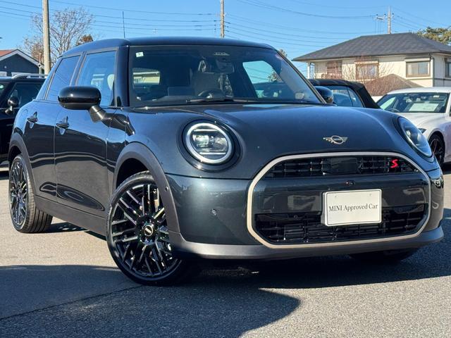 ＭＩＮＩ クーパーＳ　フェイバリット・トリム　弊社レンタ登録デモカー　Ｍパッケージ　ベスキンベージュシート　シートヒーター　ステアリングヒーター　タッチパネルナビ　全周囲カメラ　ハーマンカードン　ヘッドアップＤ　ＡＣＣ　Ｄアシスト　１８ＡＷ　禁煙（63枚目）