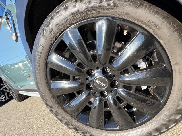 ＭＩＮＩ クーパーＳＤクロスオーバーオール４　クラシックトリム　デジタルＰＫＧ　タッチパネルナビ　リヤカメラ　アップルカープレイ　モルトブラウン革電動シート　シートヒーター　電動リヤゲート　１８ＡＷ　ヘッドアップＤ　ＡＣＣ　Ｄアシスト　ＥＴＣ　１オーナ　禁煙車（10枚目）