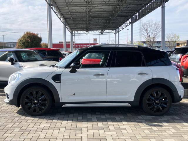 ＭＩＮＩ クーパーＤクロスオバオール４ファストＰエッセンシャル　禁煙車　ドライビングアシスト　アクティブクルーズコントロール　コンフォートアクセス　電動リアハッチゲート　ＥＴＣ２，０　シートヒーター（2枚目）