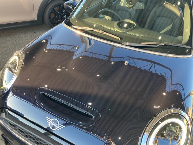 ＭＩＮＩ クーパーＳＤ　ミニ・ユアーズ・トリム　ワンオーナー　禁煙車　ユアーズパッケージ　ドライビングアシスト　アクティブクルーズコントロール　ＨＤＤタッチパネルナビ　リアビューカメラ　コンフォートアクセス　アンビエントライト　ワイヤレスチャージ（6枚目）