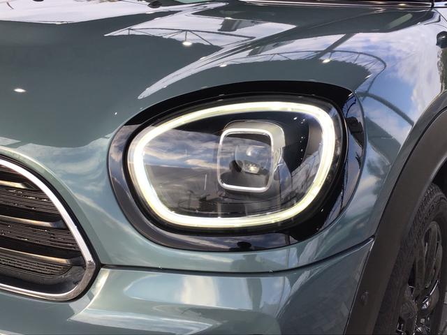 ＭＩＮＩ クーパーＤ　クロスオーバー　クラシック・トリム　クルーズコントロール　ドライブアシスト　コンフォートアクセス　ＬＥＤヘッドライト　リアカメラ　前後パークディスタンスコントロール　アンビエントライト　ワイヤレス充電　クラシックトリム　ＥＴＣ車載器（8枚目）