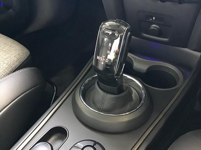ＭＩＮＩ クーパーＤ　クロスオーバー　クラシック・トリム　クルーズコントロール　ドライブアシスト　コンフォートアクセス　ＬＥＤヘッドライト　リアカメラ　前後パークディスタンスコントロール　アンビエントライト　ワイヤレス充電　クラシックトリム　ＥＴＣ車載器（34枚目）