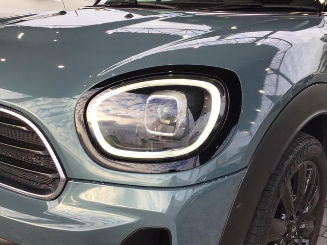 ＭＩＮＩ クーパーＤ　クロスオーバー　クラシック・トリム　アクティブクルーズコントロール　ドライブアシスト　ＬＥＤヘッドライト　リアカメラ　前後パークディスタンスコントロール　アンビエントライト　ワイヤレス充電　コンフォートアクセス　電動リアゲート　ＥＴＣ（7枚目）