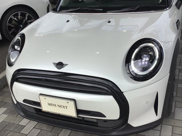 ＭＩＮＩ クーパーＤ　カムデン・エディション　アクティブクルーズコントロール　ドライブアシスト　コンフォートアクセス　ＬＥＤヘッドライト　リアカメラ　前後パークディスタンスコントロール　アンビエントライト　アップルカープレイ　ＥＴＣ車載器　禁煙車（5枚目）