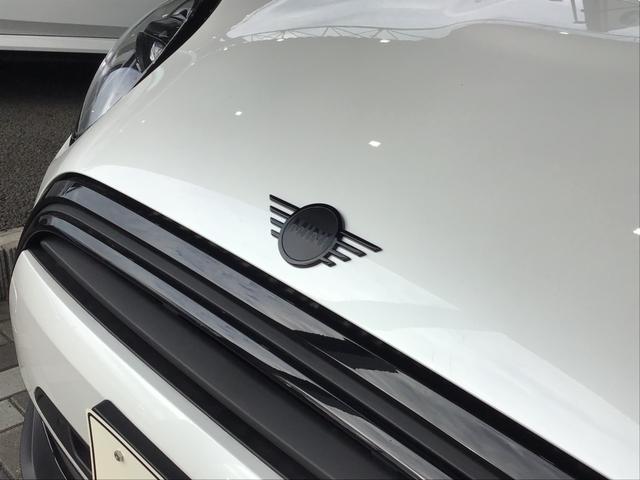 ＭＩＮＩ クーパーＤ　カムデン・エディション　アクティブクルーズコントロール　ドライブアシスト　コンフォートアクセス　ＬＥＤヘッドライト　リアカメラ　前後パークディスタンスコントロール　アンビエントライト　アップルカープレイ　ＥＴＣ車載器　禁煙車（6枚目）