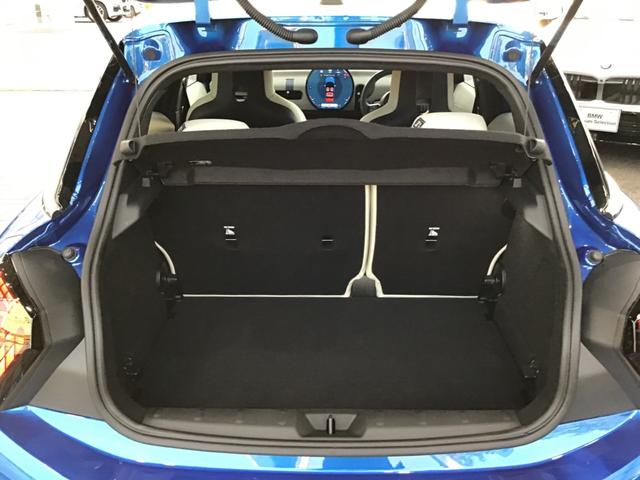 ＭＩＮＩ クーパーＣ　フェイバリット・トリム　弊社レンタカーアップ　フェイバードトリム　Ｍパッケージ　アクティブクルーズコントロール　ヘッドアップディスプレイ　Ｒカメラ　コンフォートアクセス　アンビエントライト　ハーマンカードンスピーカー　ＥＴＣ（21枚目）