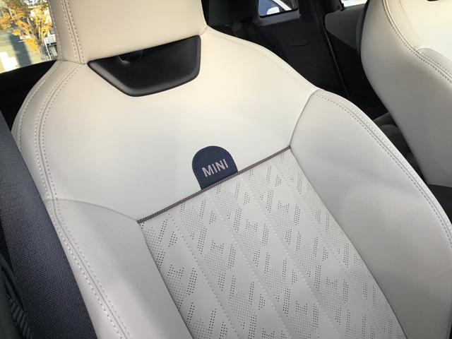 ＭＩＮＩ クーパーＣ　フェイバリット・トリム　弊社レンタカーアップ　フェイバードトリム　Ｍパッケージ　アクティブクルーズコントロール　ヘッドアップディスプレイ　Ｒカメラ　コンフォートアクセス　アンビエントライト　ハーマンカードンスピーカー　ＥＴＣ（36枚目）