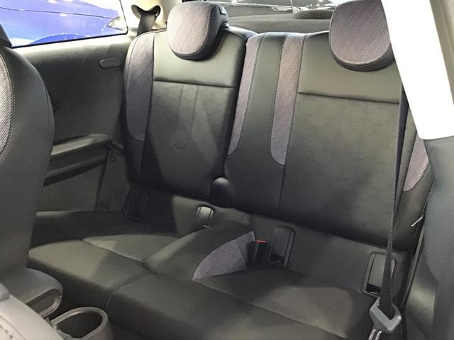 MINI クーパーC クラシック・トリム 弊社レンタカーアップ クラシックトリム アクティブクルーズコントロール ヘッドアップディスプレイ コンフォートアクセス アンビエントライト ワイヤレス充電 純正HDDナビゲーション アップルカープレイ(18枚目)