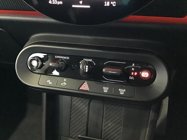 MINI クーパーC クラシック・トリム 弊社レンタカーアップ クラシックトリム アクティブクルーズコントロール ヘッドアップディスプレイ コンフォートアクセス アンビエントライト ワイヤレス充電 純正HDDナビゲーション アップルカープレイ(37枚目)