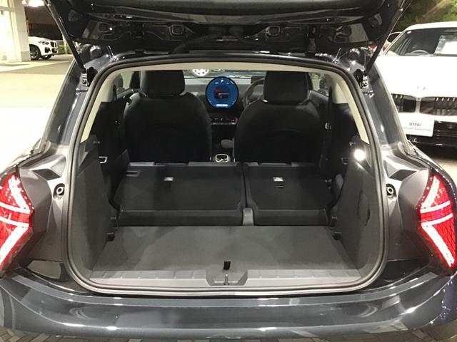 ＭＩＮＩ クーパーＥ　クラシック・トリム　レンタアップ　クラシックトリム　アクティブクルーズコントロール　ヘッドアップディスプレイ　リアカメラ　コンフォートアクセス　純正ＨＤＤナビゲーション　ワイヤレス充電　アップルカープレイ　ＬＥＤライト（19枚目）