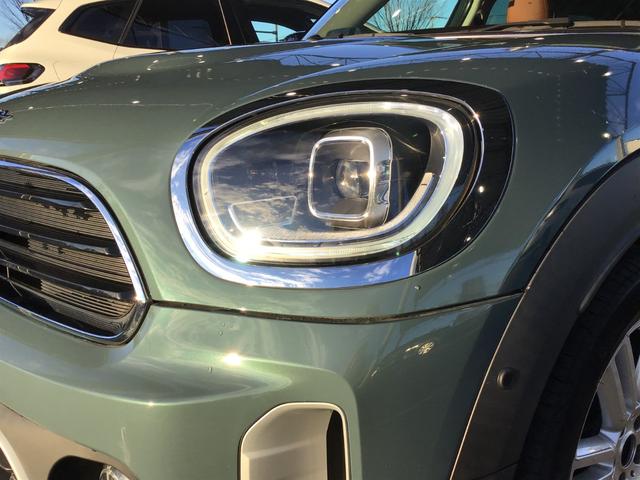 ＭＩＮＩ クーパーＤ　クロスオーバー　オール４　アクティブクルーズコントロール　ヘッドアップディスプレイ　リアカメラ　前後パークディスタンスコントロール　ブラウンレザー　コンフォートアクセス　電動リアゲート　アンビエントライト　ＥＴＣ車載器（8枚目）