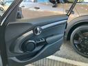 クーパーＳＤ　ミニ・ユアーズ・トリム　ワンオーナー　禁煙車　ユアーズパッケージ　ドライビングアシスト　アクティブクルーズコントロール　ＨＤＤタッチパネルナビ　リアビューカメラ　コンフォートアクセス　アンビエントライト　ワイヤレスチャージ（47枚目）