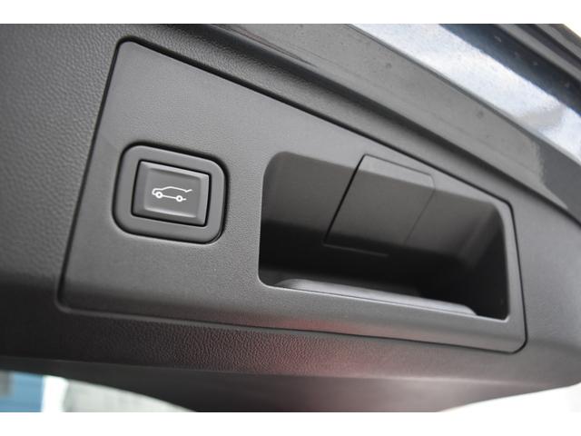キャデラックその他 ＸＴ４　Ｐｒｅｍｉｕｍ　Ｌｕｘｕｒｙ　ＡＷＤ　パノラマルーフ　ハンズフリーパワーリフトゲート　レザーシート　ＬＥＤヘッドランプ　ルーフレール　イルミネーティングドアハンドル　メモリーパッケージ　アルミインテリアトリム　法人１オーナー禁煙車（14枚目）