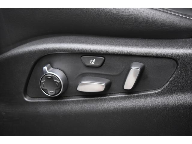 キャデラックその他 ＸＴ４　Ｐｒｅｍｉｕｍ　Ｌｕｘｕｒｙ　ＡＷＤ　パノラマルーフ　ハンズフリーパワーリフトゲート　レザーシート　ＬＥＤヘッドランプ　ルーフレール　イルミネーティングドアハンドル　メモリーパッケージ　アルミインテリアトリム　法人１オーナー禁煙車（20枚目）
