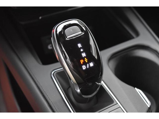 キャデラックその他 ＸＴ４　Ｐｒｅｍｉｕｍ　Ｌｕｘｕｒｙ　ＡＷＤ　パノラマルーフ　ハンズフリーパワーリフトゲート　レザーシート　ＬＥＤヘッドランプ　ルーフレール　イルミネーティングドアハンドル　メモリーパッケージ　アルミインテリアトリム　法人１オーナー禁煙車（32枚目）