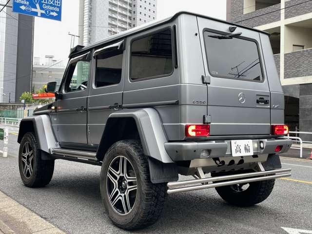 Gクラス G550 4×4 スクエアード 正規D車 4WD 受注生産モデル OP外装色 デジーノマグノプラチナムマット カーボン製オーバーフェンダー ツインサスペンション ドア開閉連動電動サイドステップ 360度カメラ(6枚目)