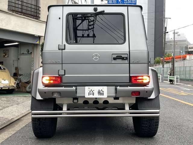 Gクラス G550 4×4 スクエアード 正規D車 4WD 受注生産モデル OP外装色 デジーノマグノプラチナムマット カーボン製オーバーフェンダー ツインサスペンション ドア開閉連動電動サイドステップ 360度カメラ(7枚目)