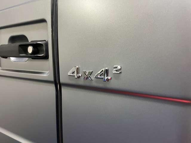 Gクラス G550 4×4 スクエアード 正規D車 4WD 受注生産モデル OP外装色 デジーノマグノプラチナムマット カーボン製オーバーフェンダー ツインサスペンション ドア開閉連動電動サイドステップ 360度カメラ(15枚目)