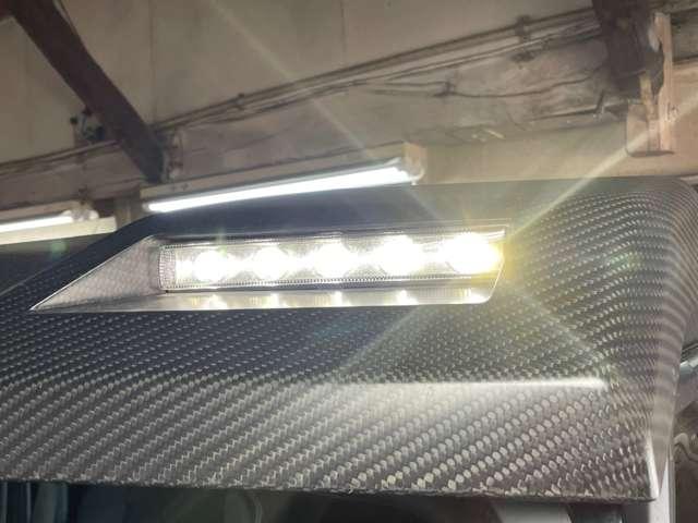 Gクラス G550 4×4 スクエアード 正規D車 4WD 受注生産モデル OP外装色 デジーノマグノプラチナムマット カーボン製オーバーフェンダー ツインサスペンション ドア開閉連動電動サイドステップ 360度カメラ(20枚目)