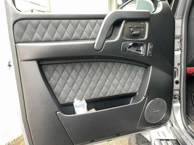 Gクラス G550 4×4 スクエアード 正規D車 4WD 受注生産モデル OP外装色 デジーノマグノプラチナムマット カーボン製オーバーフェンダー ツインサスペンション ドア開閉連動電動サイドステップ 360度カメラ(23枚目)