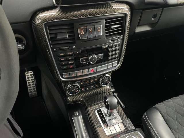 Gクラス G550 4×4 スクエアード 正規D車 4WD 受注生産モデル OP外装色 デジーノマグノプラチナムマット カーボン製オーバーフェンダー ツインサスペンション ドア開閉連動電動サイドステップ 360度カメラ(31枚目)