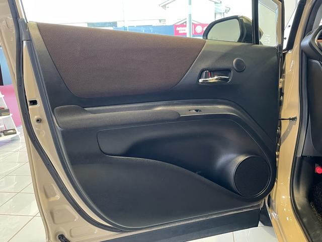 シエンタ ハイブリッドＧ　クエロ　ＴＲＤエアロ／ナビＴＶ／ＤＶＤ／Ｂｌｕｅｔｏｏｔｈ／ＵＳＢ／ＨＤＭＩ／ＥＴＣ／全方位カメラ／ドライブレコーダー前後連動／ＴＶキャンセラー／両側Ｐスライドドア／シートヒーター／ＬＥＤライト／フォグ（60枚目）