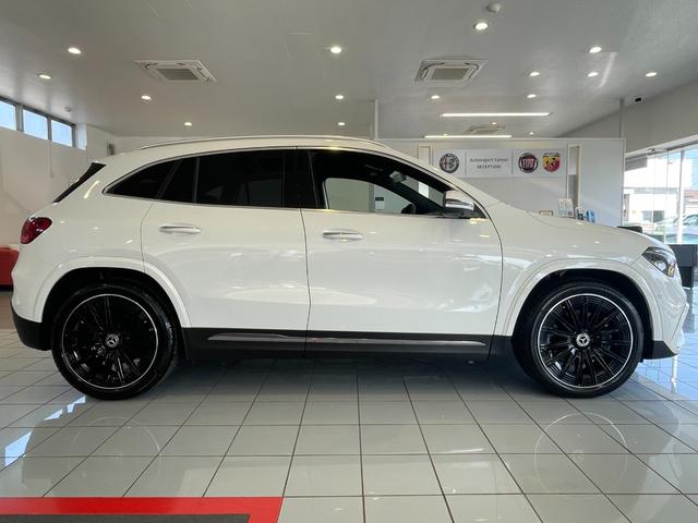 GLAクラス GLA200d 4マチック AMGラインパッケージ 黒革メモリー付パワーシート/シートヒーター/ナビTV/Bluetooth/USB/360°カメラ/ETC/オートトランク/ワイヤレス充電/LEDライト/ACC/ブラスポ/ルーフレール/保証継承(4枚目)