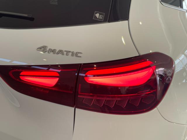 GLAクラス GLA200d 4マチック AMGラインパッケージ 黒革メモリー付パワーシート/シートヒーター/ナビTV/Bluetooth/USB/360°カメラ/ETC/オートトランク/ワイヤレス充電/LEDライト/ACC/ブラスポ/ルーフレール/保証継承(33枚目)