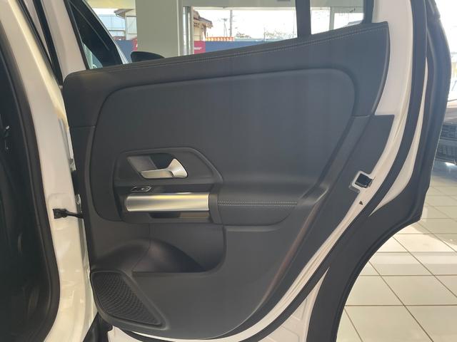 GLAクラス GLA200d 4マチック AMGラインパッケージ 黒革メモリー付パワーシート/シートヒーター/ナビTV/Bluetooth/USB/360°カメラ/ETC/オートトランク/ワイヤレス充電/LEDライト/ACC/ブラスポ/ルーフレール/保証継承(70枚目)