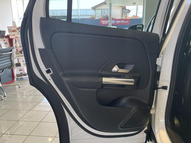 GLAクラス GLA200d 4マチック AMGラインパッケージ 黒革メモリー付パワーシート/シートヒーター/ナビTV/Bluetooth/USB/360°カメラ/ETC/オートトランク/ワイヤレス充電/LEDライト/ACC/ブラスポ/ルーフレール/保証継承(72枚目)
