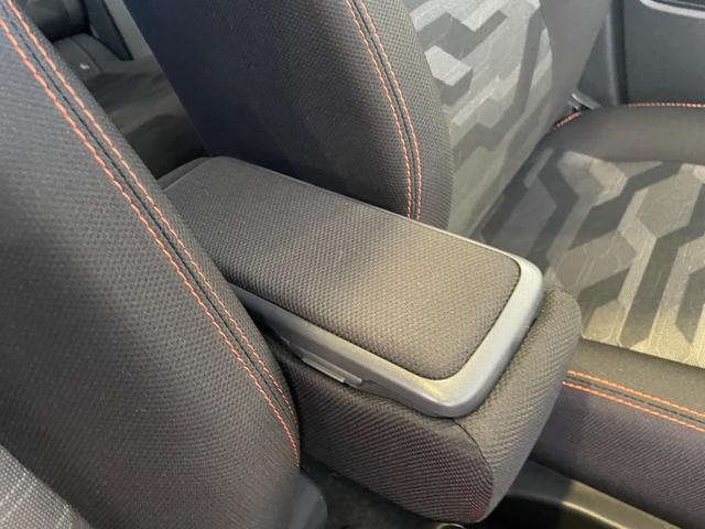 ご覧いただきありがとうございます。車両詳細等お気軽に店舗スタッフまでお問い合わせください。通話無料の専用フリーダイヤルもご用意しております【００７８−６０４３−８２２１】ぜひご利用ください。