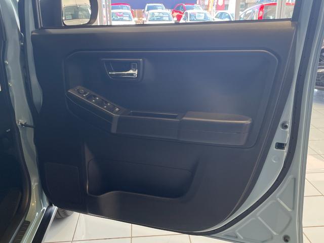 ご覧いただきありがとうございます。車両詳細等お気軽に店舗スタッフまでお問い合わせください。通話無料の専用フリーダイヤルもご用意しております【００７８−６０４３−８２２１】ぜひご利用ください。