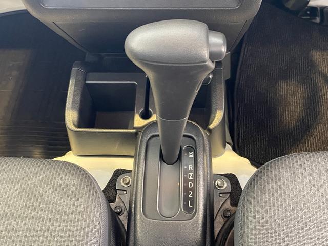 ご覧いただきありがとうございます。車両詳細等お気軽に店舗スタッフまでお問い合わせください。通話無料の専用フリーダイヤルもご用意しております【００７８−６０４３−８２２１】ぜひご利用ください。