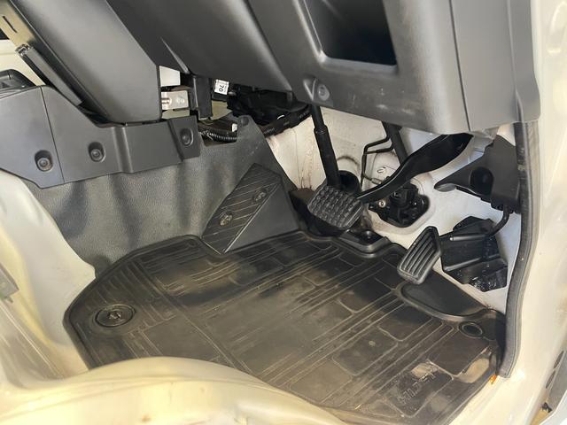 ご覧いただきありがとうございます。車両詳細等お気軽に店舗スタッフまでお問い合わせください。通話無料の専用フリーダイヤルもご用意しております【００７８−６０４３−８２２１】ぜひご利用ください。