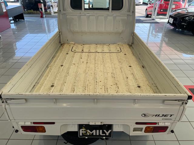 ご覧いただきありがとうございます。車両詳細等お気軽に店舗スタッフまでお問い合わせください。通話無料の専用フリーダイヤルもご用意しております【００７８−６０４３−８２２１】ぜひご利用ください。